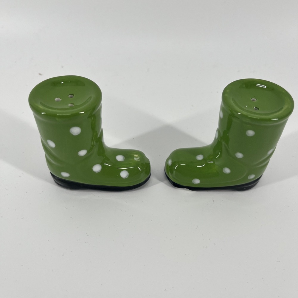 PIER 1 IMPORTS SALT AND PEPPER SHAKER GREEN BOOTS WITH‎ WHITE POLKA DOTS